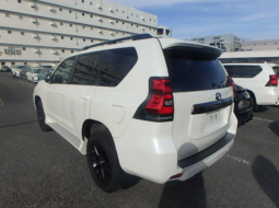 
										Toyota Land Cruiser Prado TX-L Limited Package 2021 Pearl Color full									