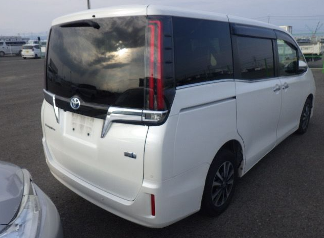 
								Toyota Esquire- GI Non Hybrid 2021 Pearl Color  full									