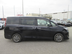 
										Toyota Esquire-GI Premium Package Non Hybrid 2021 Black Color full									