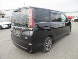 
										Toyota Esquire-GI Premium Package Non Hybrid 2021 Black Color full									