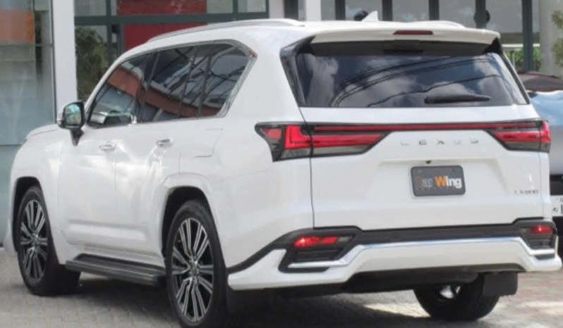 
								Lexus LX600 Package  2023 Pearl Color full									