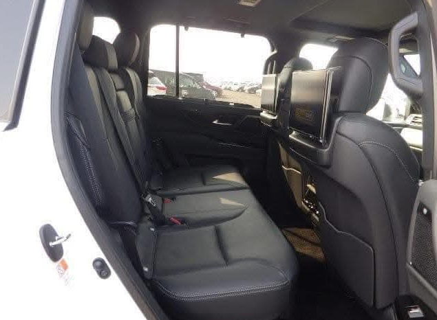 
								Lexus LX600 Package  2023 Pearl Color full									