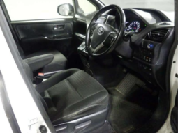 
										Toyota Noah- G Package Hybrid 2020 Pearl Color full									