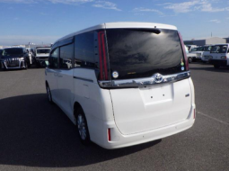
										Toyota Noah- G Package Hybrid 2020 Pearl Color full									