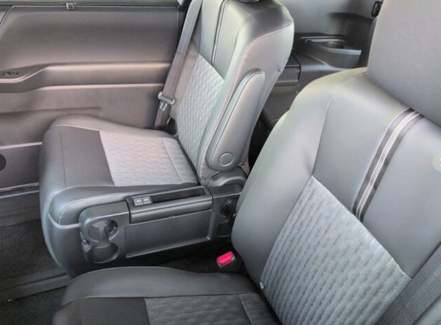 
								Toyota Noah S-Z Package Hybrid 2025 Pearl Color full									