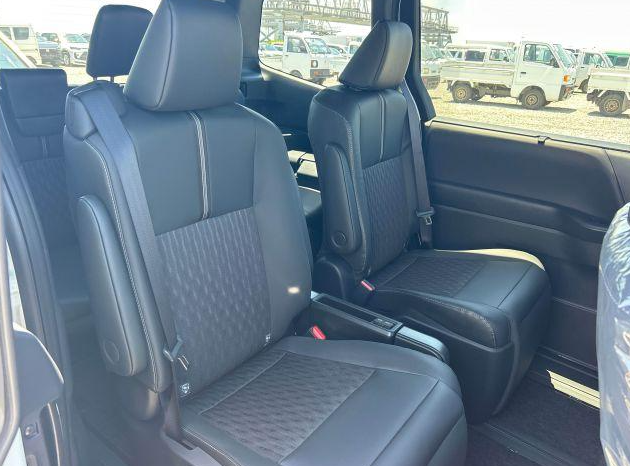 
								Toyota Noah-SZ Package Hybrid 2025 Pearl Color full									