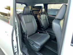 
										Toyota Noah S-Z Package Non Hybrid 2022 Pearl Color full									