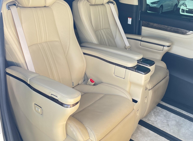 
								Toyota Alphard Executive Lounge Package 2021 Pearl Color full									