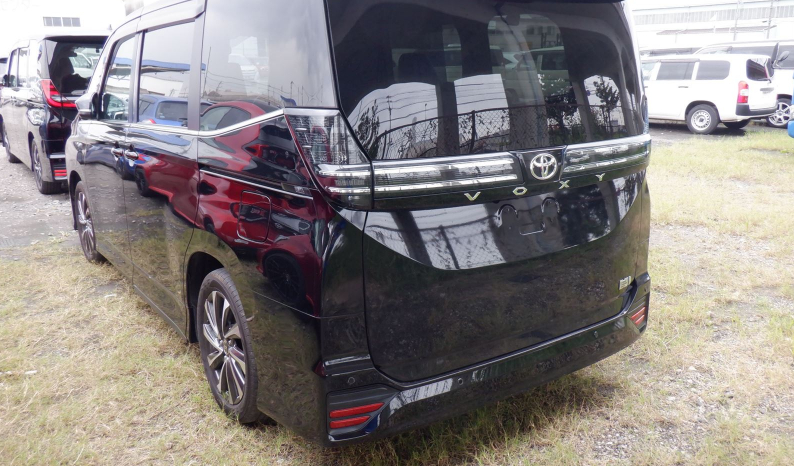 
								Toyota Voxy-SZ Package Hybrid 2024 Black Color full									
