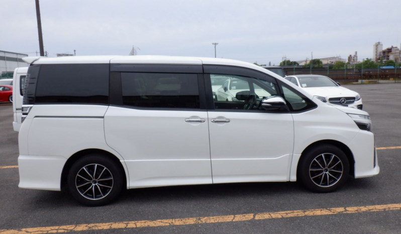 
								Toyota Voxy-SZ Package Hybrid 2020 Black Color full									