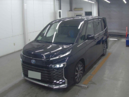 
										Toyota Voxy-SZ Package Hybrid 2022 Purple Color full									
