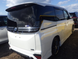 
										Toyota Voxy-SZ Package Hybrid 2022 Pearl Color full									