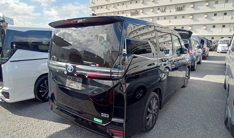 
								Toyota Voxy S-Z Package Hybrid 2023 Black Color full									