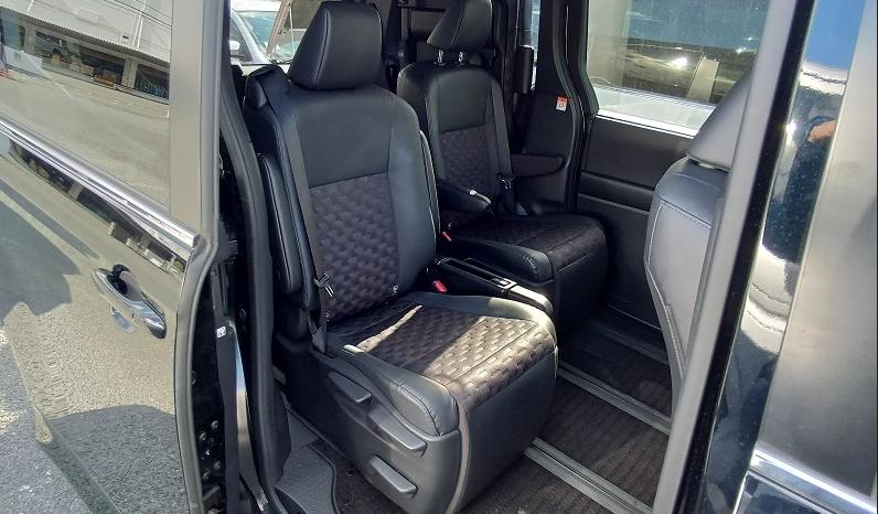 
								Toyota Voxy S-Z Package Hybrid 2023 Black Color full									